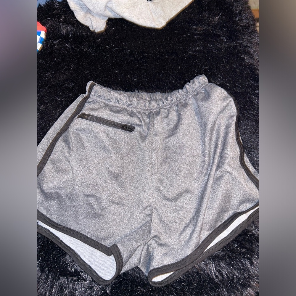 Grey shorts not sure what brand they are!